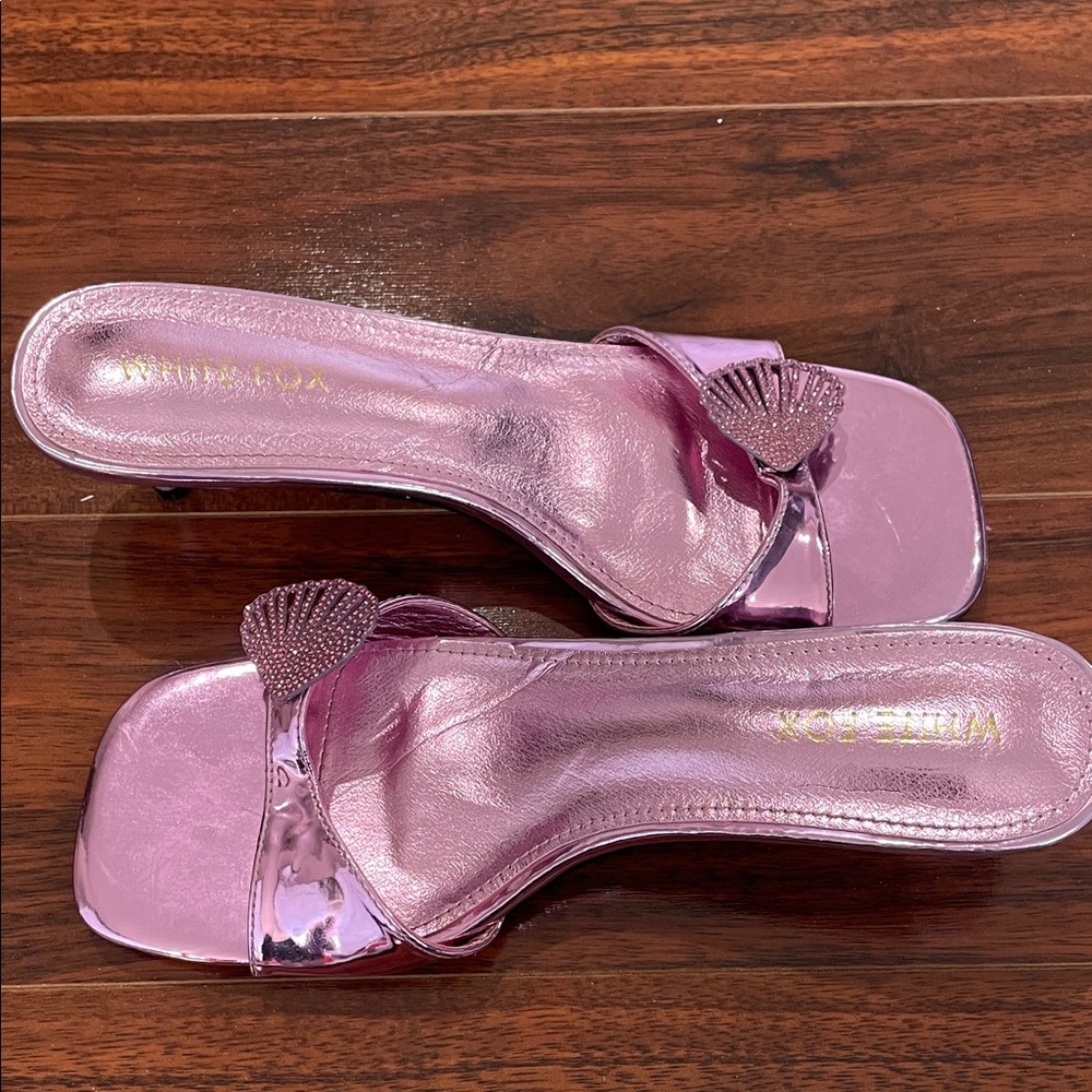 White Fox Metallic Pink Women's Kitten Heel Slide Sandals with Shell- Size 8